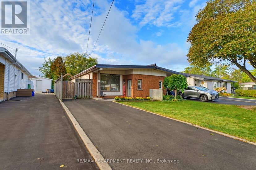 34 Fielding Crescent — photo 1 of 36