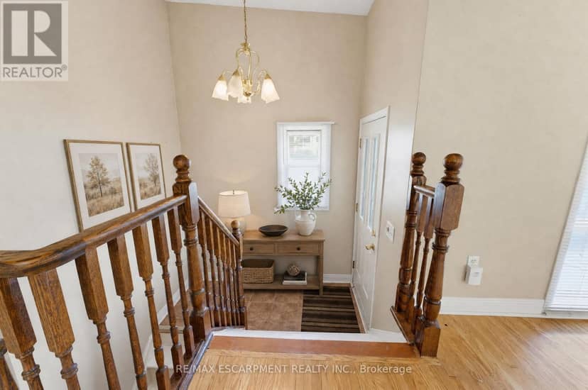 34 Fielding Crescent — photo 3 of 36