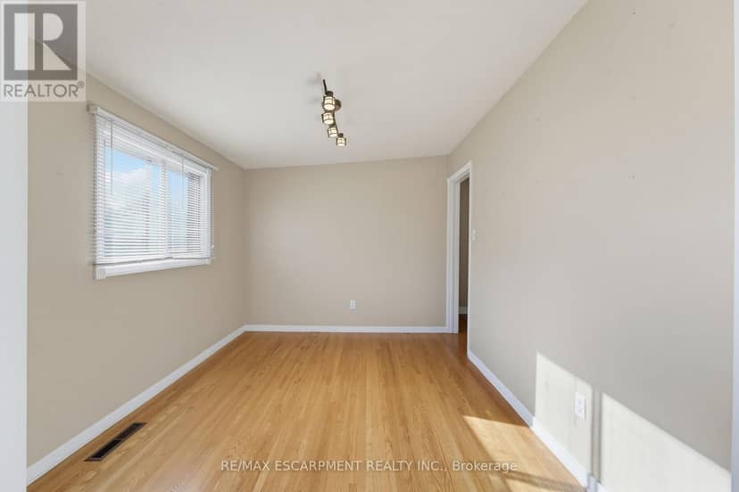 34 Fielding Crescent — photo 9 of 36