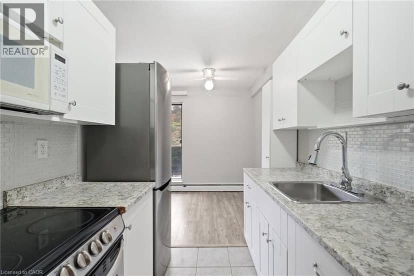 81 CHARLTON Avenue E Unit# 904 — photo 11 of 28