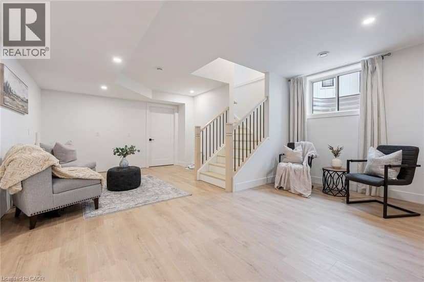 12 MACNEIL Court — photo 33 of 40