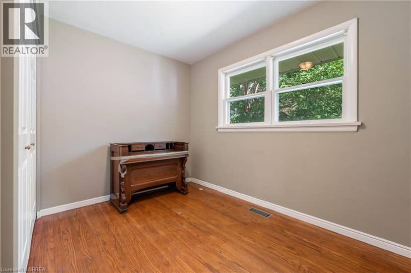 25 WAYNE Drive — photo 18 of 37