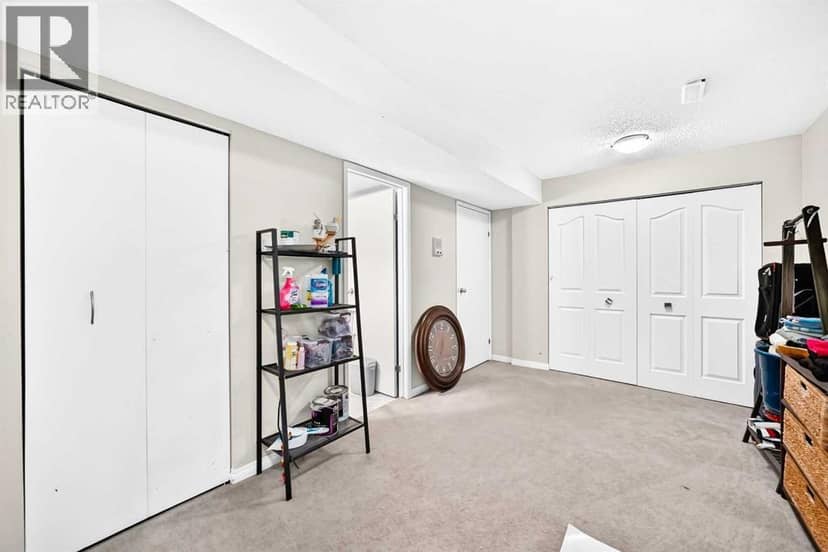 6, 64 woodacres Crescent SW — photo 34 of 38