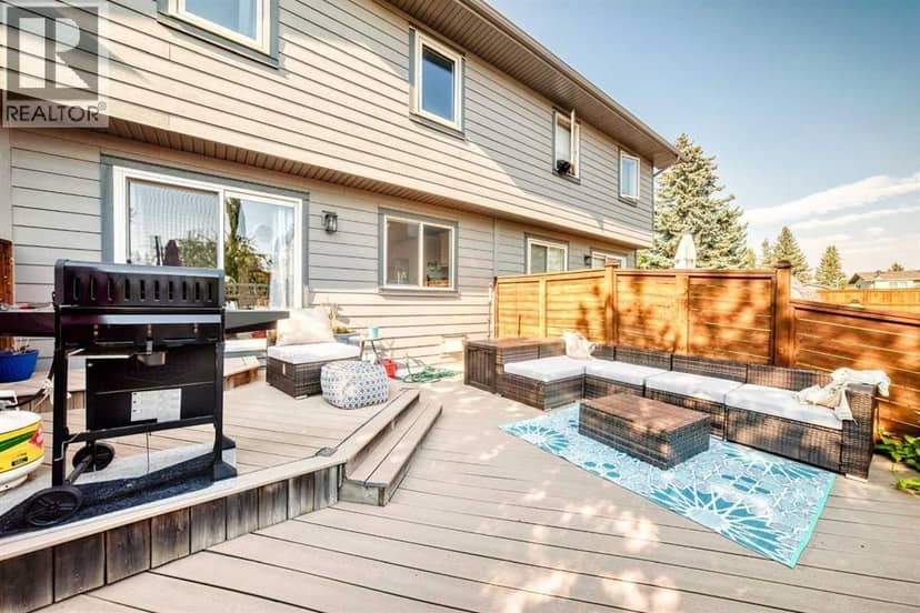 6, 64 woodacres Crescent SW — photo 18 of 38