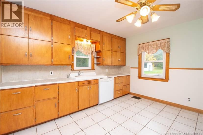 5270 Route 895 — photo 17 of 40