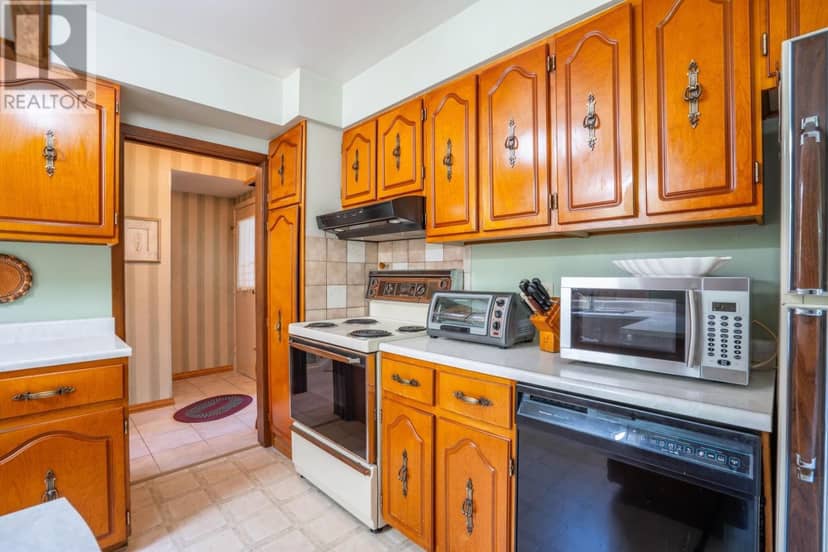 552 Old Garden River RD — photo 15 of 38