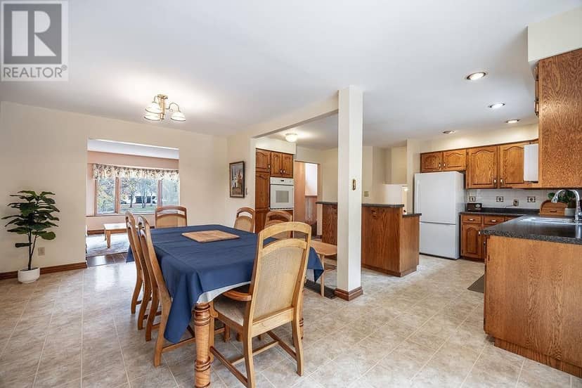 123 Palomino DR — photo 12 of 40
