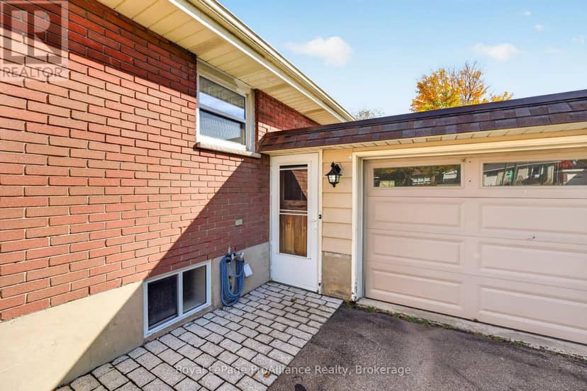 51 Craig Street — photo 4 of 40