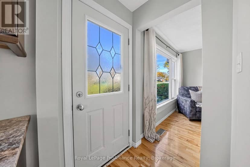 51 Craig Street — photo 5 of 40