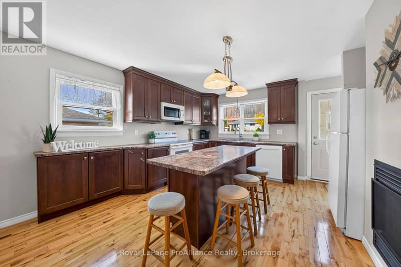 51 Craig Street — photo 7 of 40
