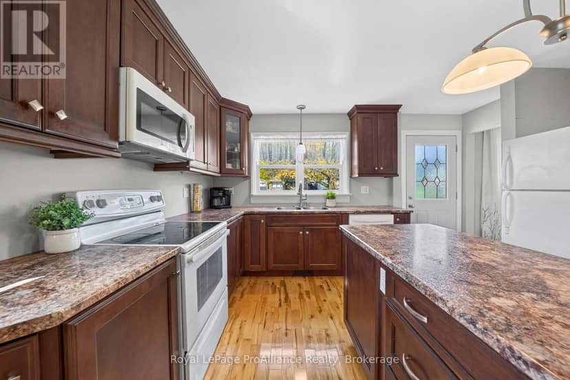 51 Craig Street — photo 8 of 40