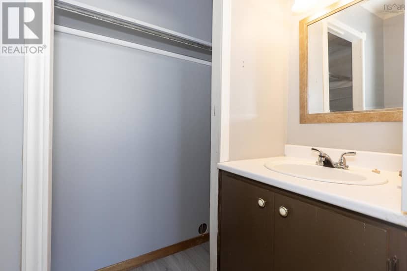 20 Dickey Street — photo 32 of 40