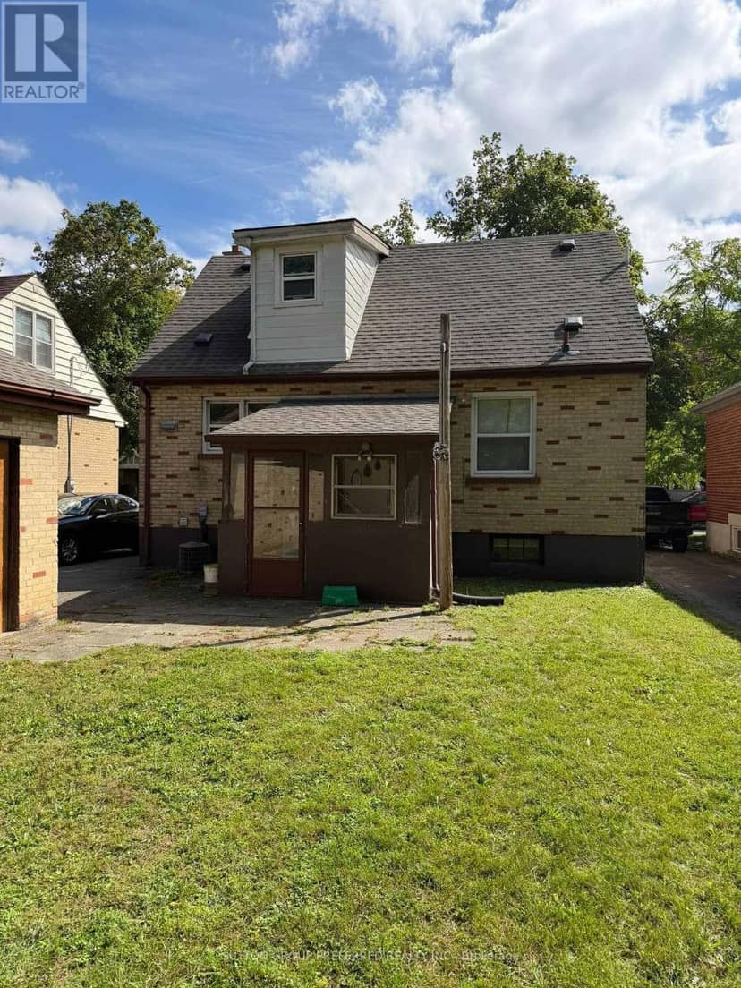 220 Bernard Avenue, London East, photo 3