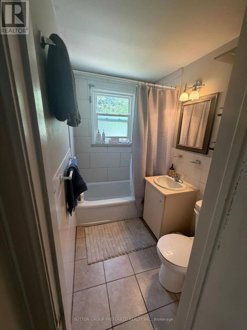 220 Bernard Avenue, London East, photo 8
