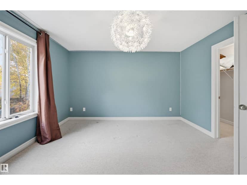 4616 209 ST NW — photo 34 of 40