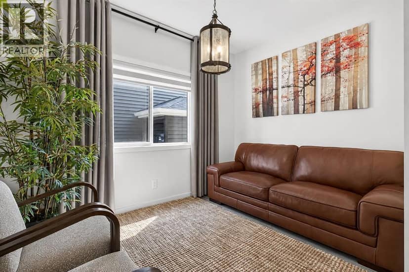 104 Homestead Close NE — photo 10 of 40