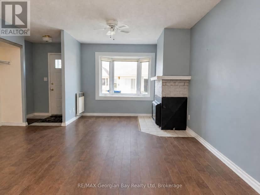 56 - 696 King Street — photo 14 of 36