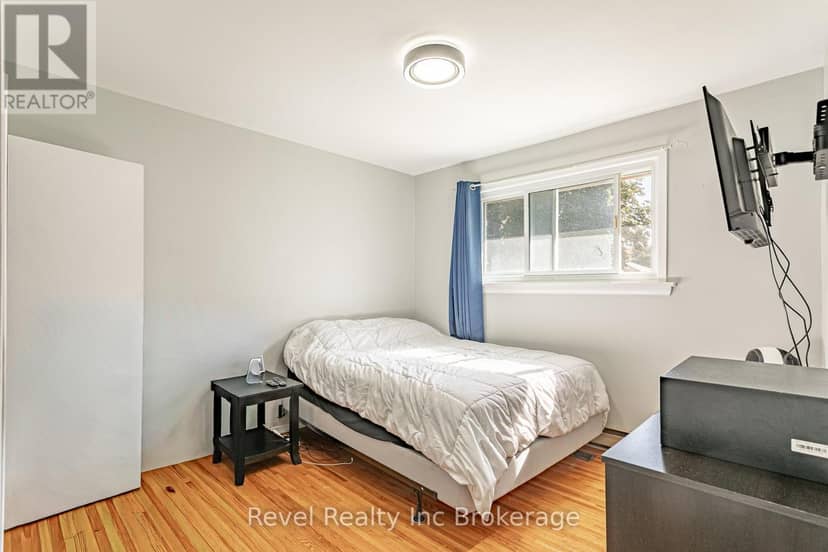 824 Devonshire Avenue — photo 14 of 32