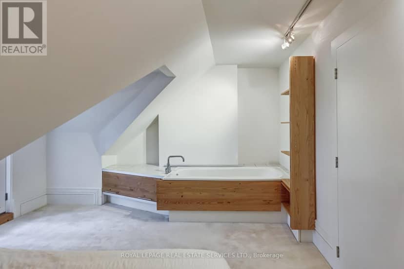 358 Sackville Street — photo 24 of 33