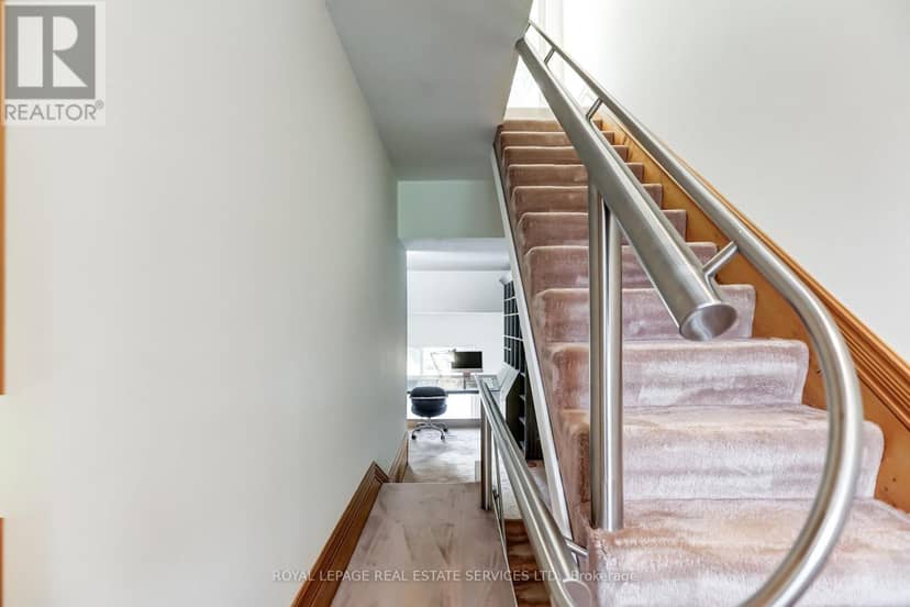 358 Sackville Street — photo 17 of 33