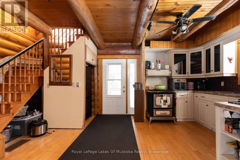259 Lakeshore Road — photo 14 of 36
