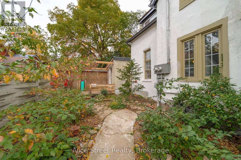 39 Arthur Street N, Guelph