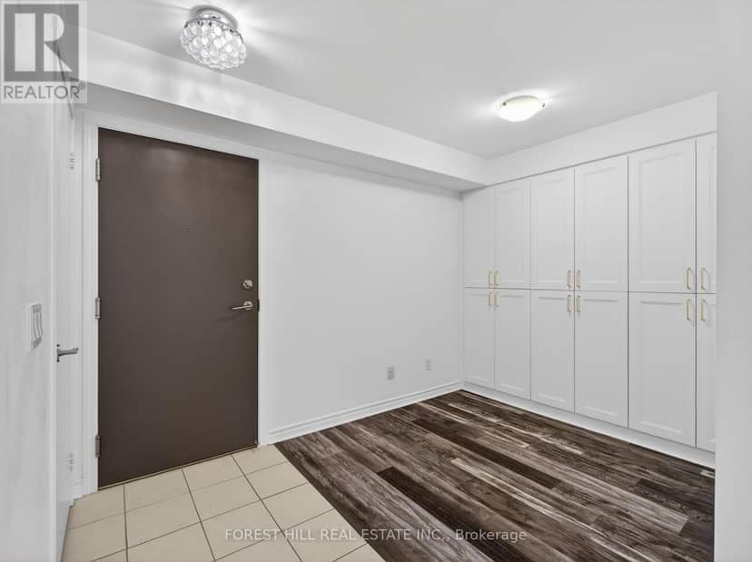224 - 35 Saranac Boulevard, Toronto, photo 2