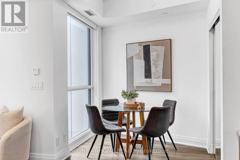 405 - 38 Forest Manor Road — photo 12 of 40