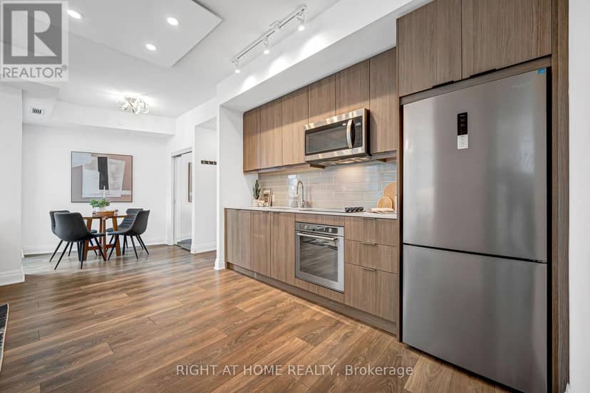 405 - 38 Forest Manor Road — photo 16 of 40