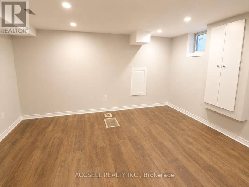 325 Greenwood Avenue — photo 11 of 19