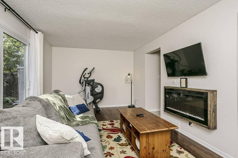 117 Woodstock NW, Edmonton, photo 3