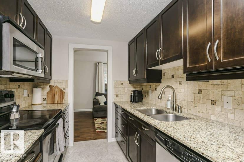 117 Woodstock NW, Edmonton, photo 5