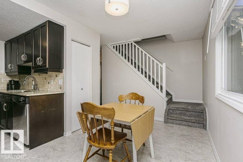 117 Woodstock NW — photo 9 of 25