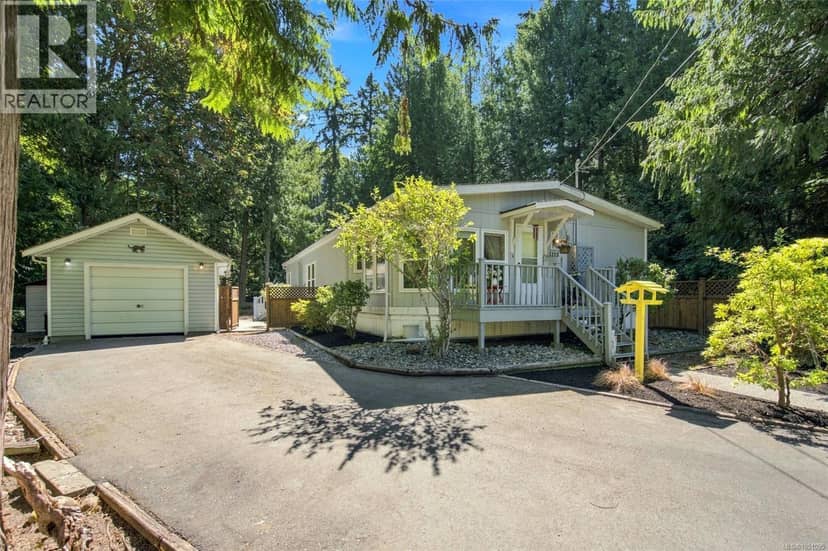 1115 Symons Cres, Qualicum Beach, photo 3