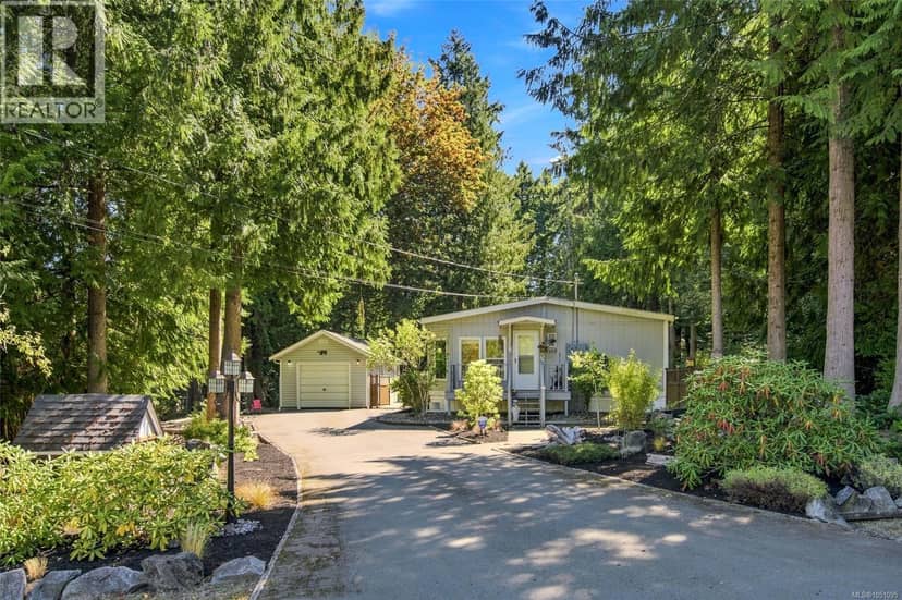 1115 Symons Cres, Qualicum Beach, photo 2