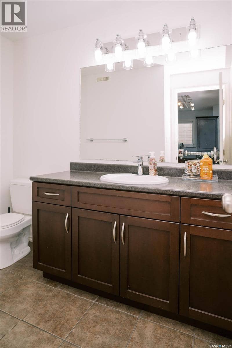 513 L Avenue N — photo 19 of 40