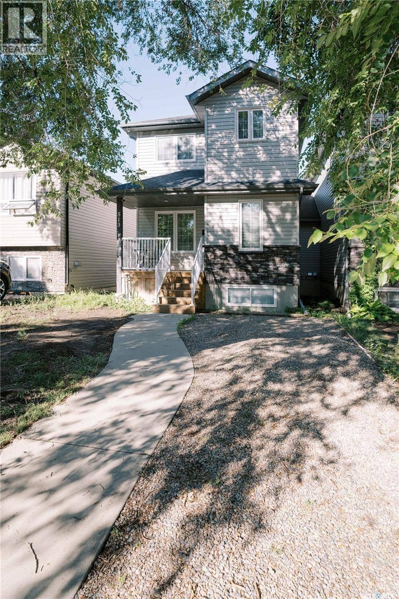 513 L Avenue N — photo 3 of 40