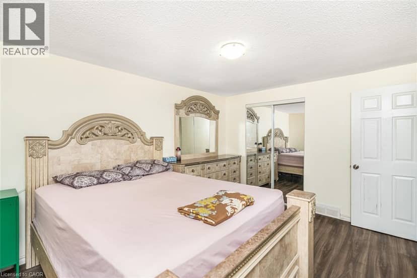 2700 E BARTON Street E Unit# 5 — photo 13 of 39