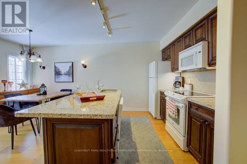 2264 - 90 Highland Drive — photo 6 of 34
