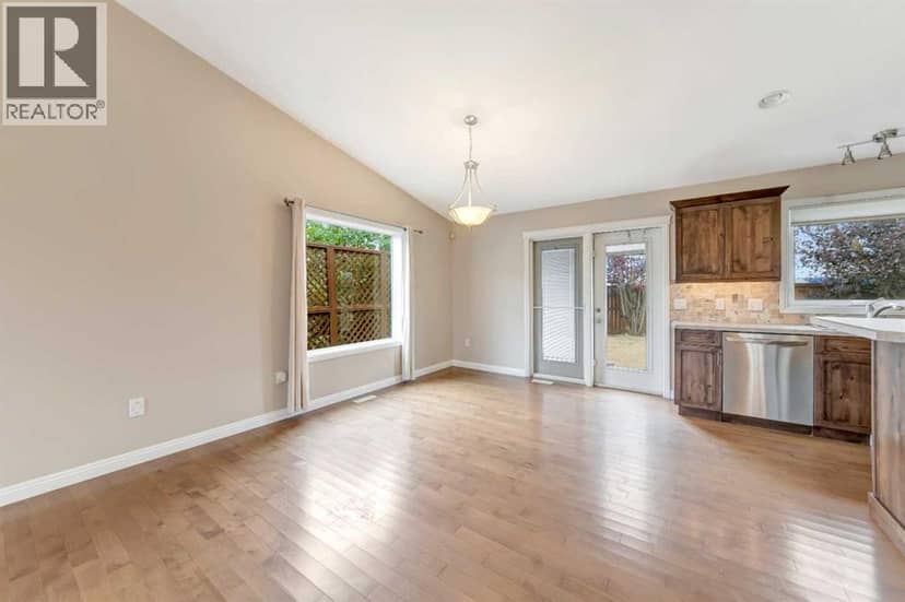 4210 74 Avenue — photo 12 of 40