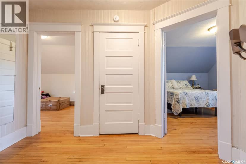 1172 Clifton AVENUE — photo 31 of 40