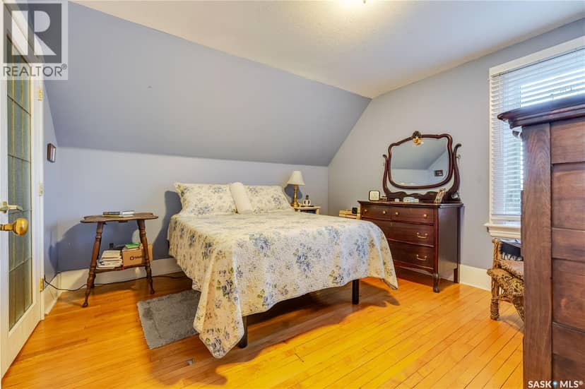 1172 Clifton AVENUE — photo 37 of 40