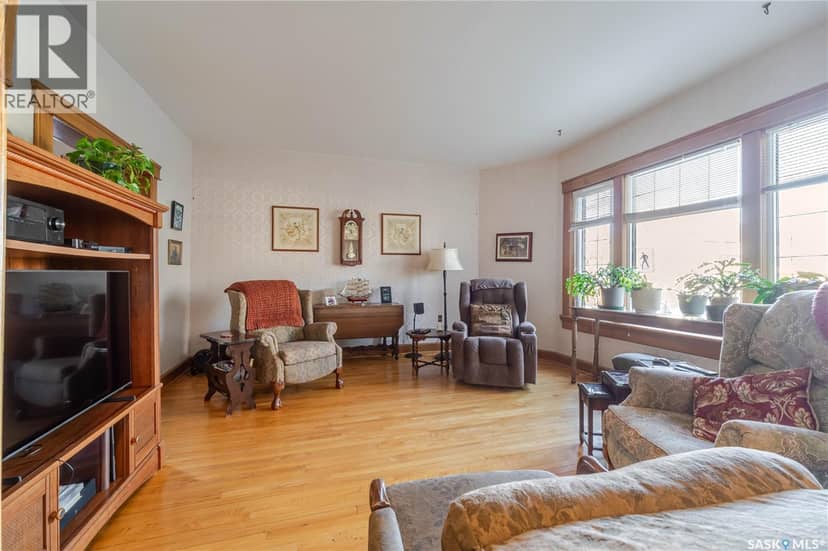 1172 Clifton AVENUE — photo 14 of 40