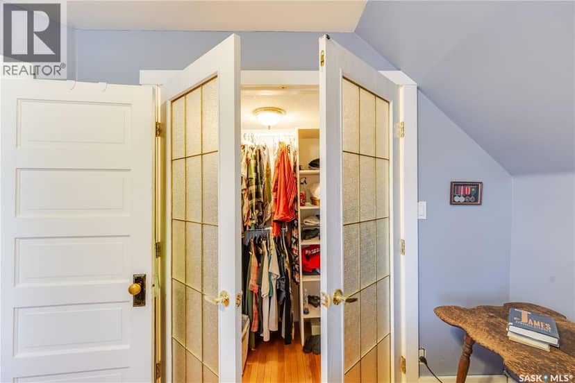1172 Clifton AVENUE — photo 39 of 40