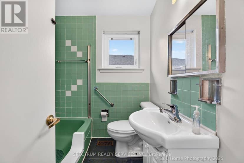 37 Newlin Crescent — photo 19 of 35