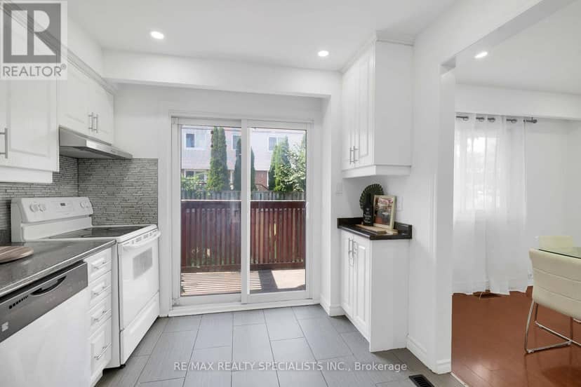11 - 3525 Brandon Gate Drive — photo 10 of 32