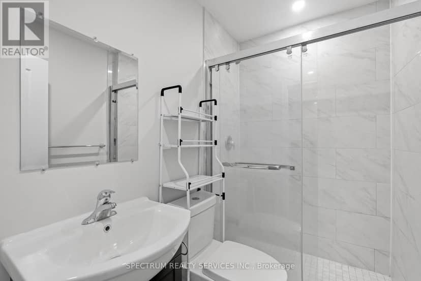 11 Vimy Avenue — photo 14 of 26