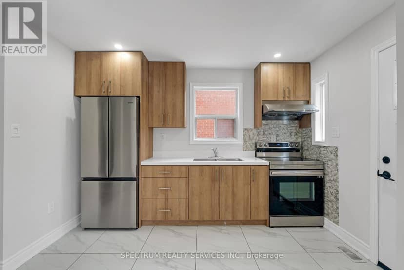 11 Vimy Avenue, Toronto, photo 7