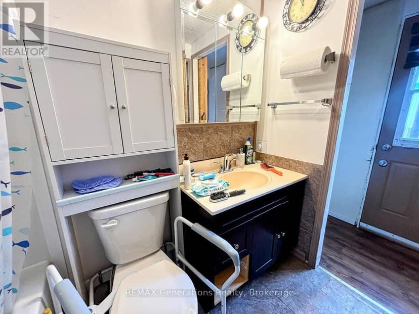 22 Jackson Crescent — photo 19 of 28