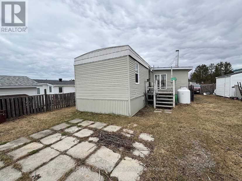 22 Jackson Crescent — photo 26 of 28